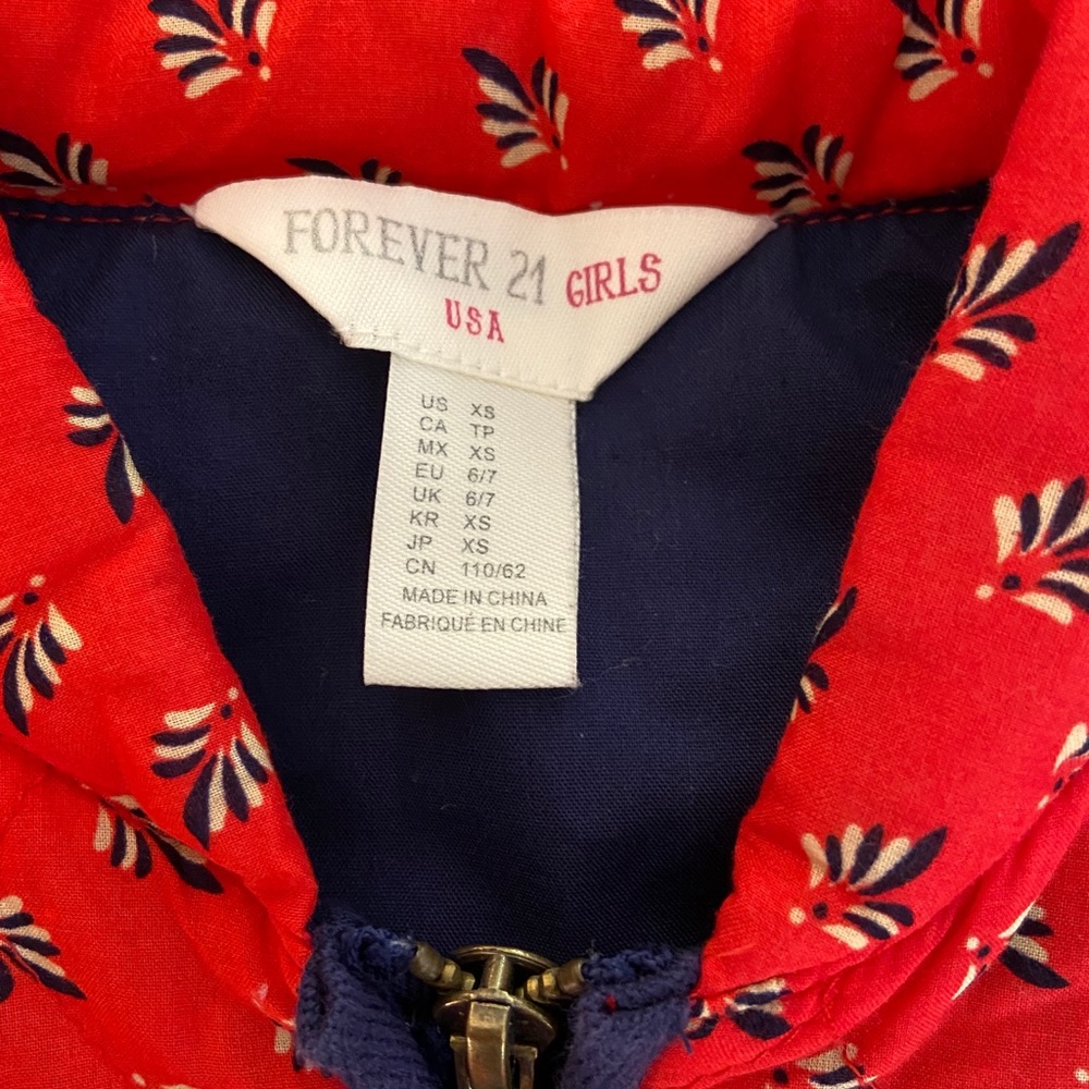 NWOT Forever 21 girls quilted jacket - Picture 3 of 4